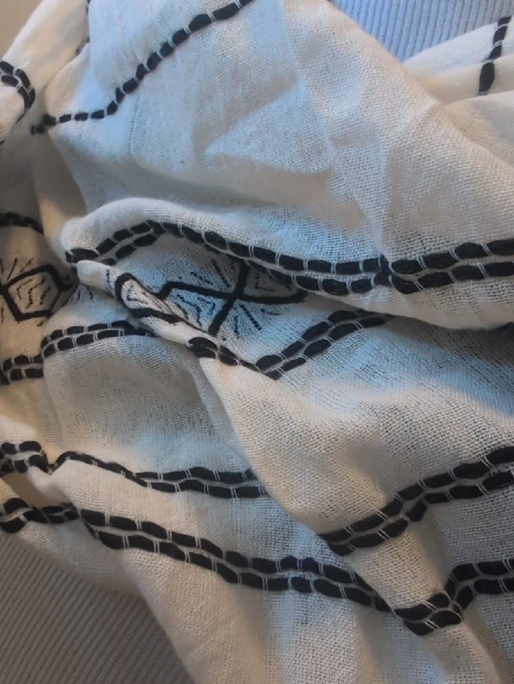Lucky Brand White Scarf with Black Striped Geometric Pattern and Fringe